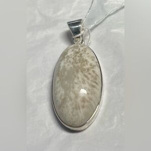 Scolecite pendant